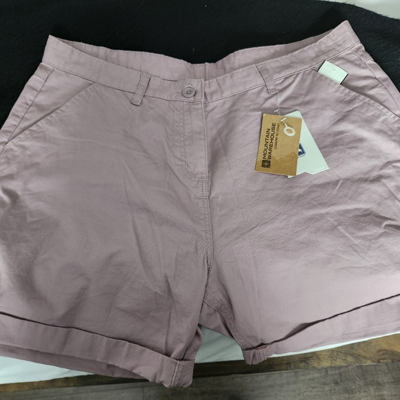 Shorts - Picture 2 of 3